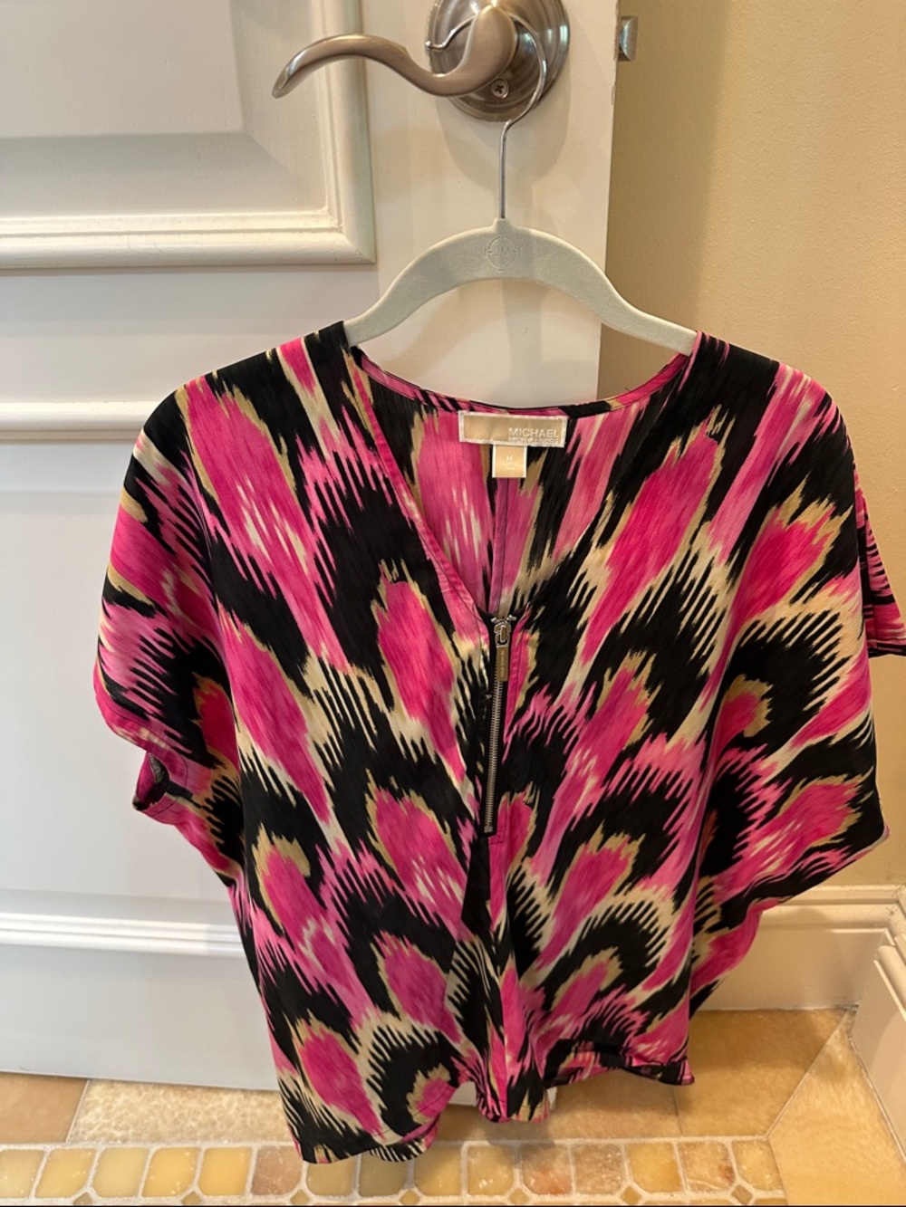 Michael Kors Hot Pink, Black & Cream Printed V-Neck Zip Blouse
